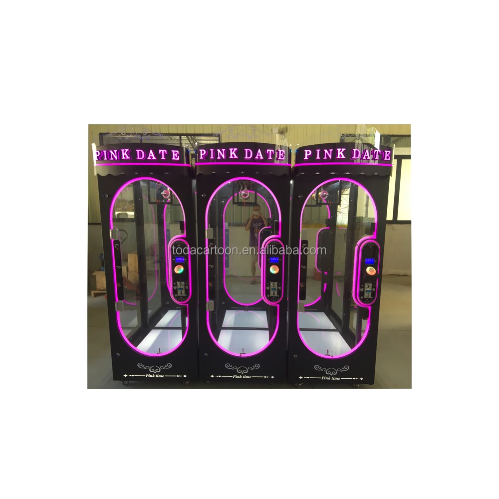 coin operated arcade cut prize vending prize pink date teddy bear pink date machine