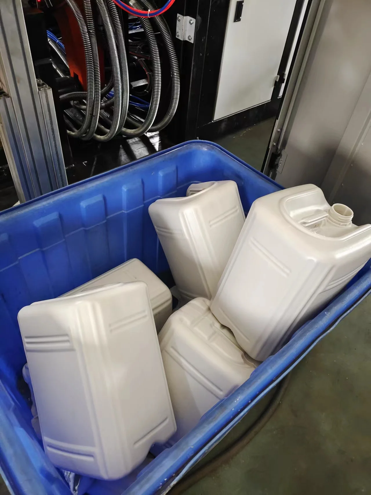 Tonva TVHS-20L Stackable Jerrcan Extrusion Blow Moulding Machine