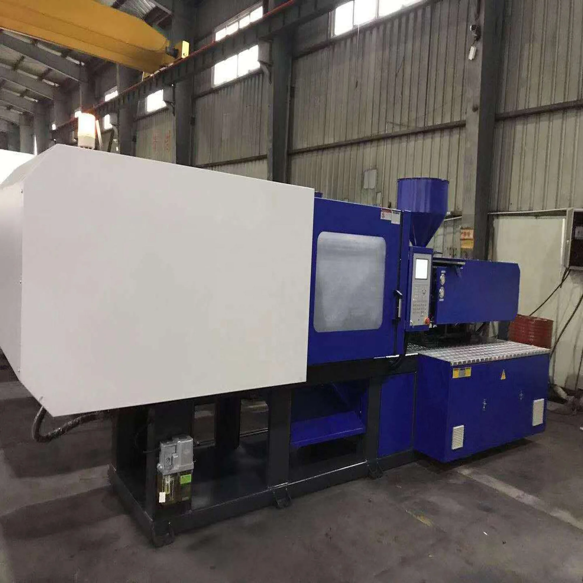 
INJECTION MOULDING MACHINE MOULD 