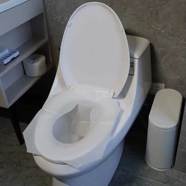 Eco- Friendly 1/4 Fold Paper Toilet Seat Cover 200 Packs 16g Common Size Plastic Toilets Seat Cover Dispenser