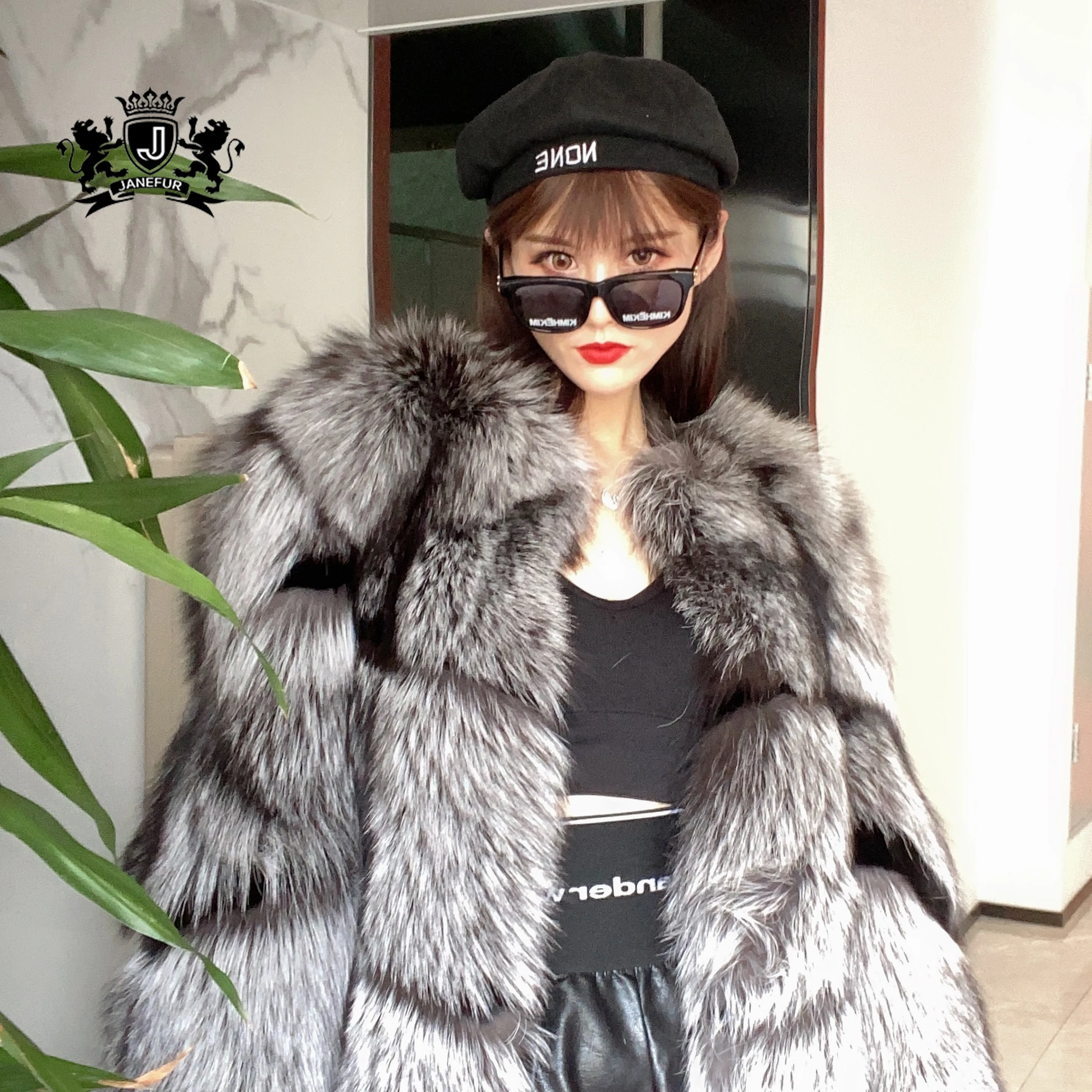 Women Fashion Fluffy Warm Silver Fox Fur Coat O-neck Short Style Four Sections Genuine High Quality Silver Fox Fur Coat