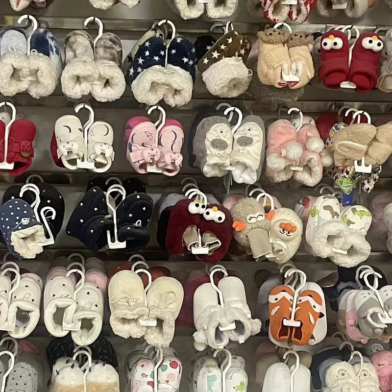 Baby shoes factory stock spot shoes newborn soft soles spring, summer, autumn and winter shoes styles are random.S-M-L