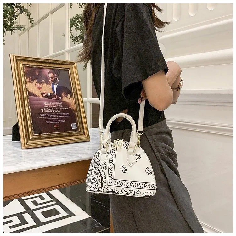 Wholesale Fashion Luxury Folk-custom Chinese Style Purse Crossbody Bag Bucket Ladies Single Shoulder Women Handbags and Hats Set