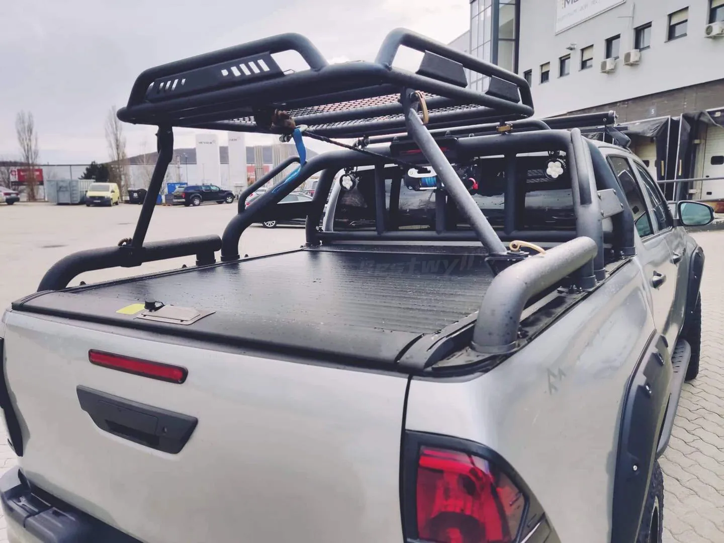 BESTWYLL Accessories Heavy Duty Protect Cover Pickup Truck Bed Cover Roll Manual Roller Lid Cover For Toyota Hilux Vigo Revo K11