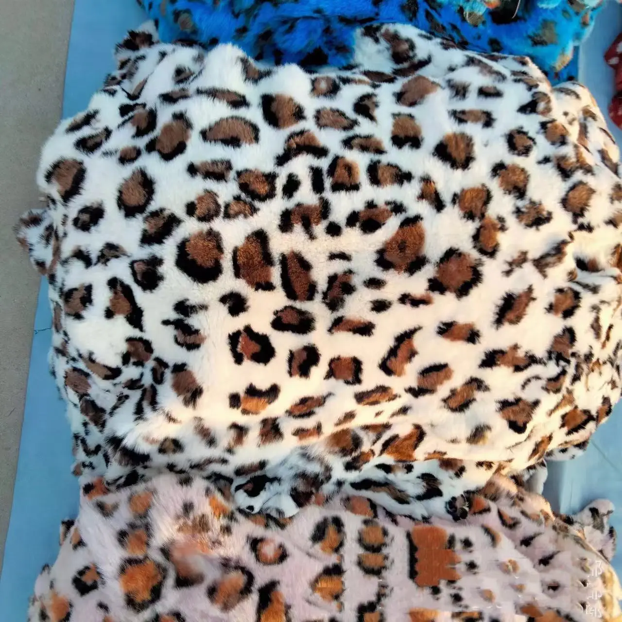 Top Quality Real Rabbit Fur / Natural Rabbit Skin / Rabbit Skin Price with Factory Price