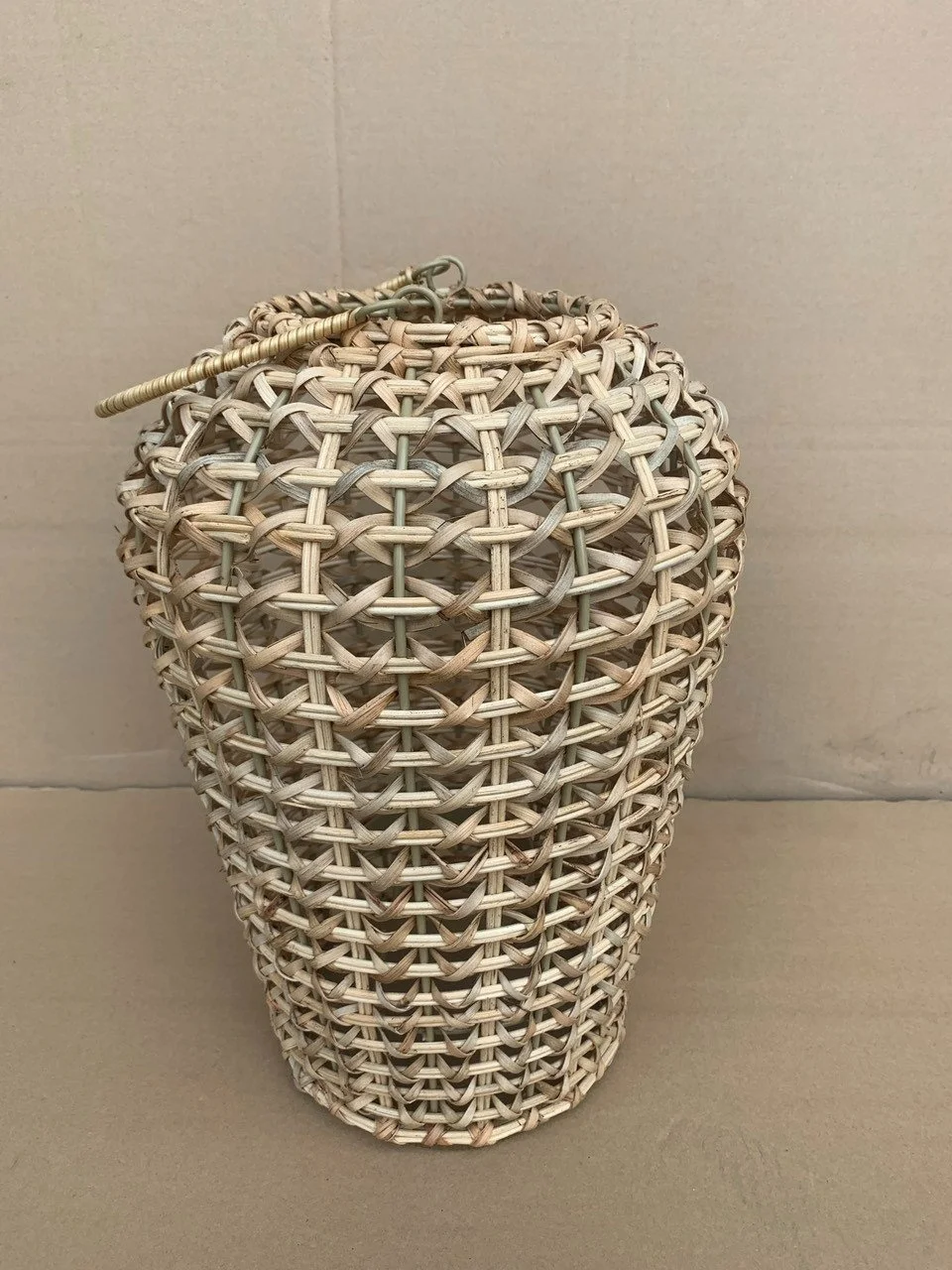 Home decoration lantern lamps-wicker bamboo lamp made in Vietnam Light Chandelier Lamp for Sale