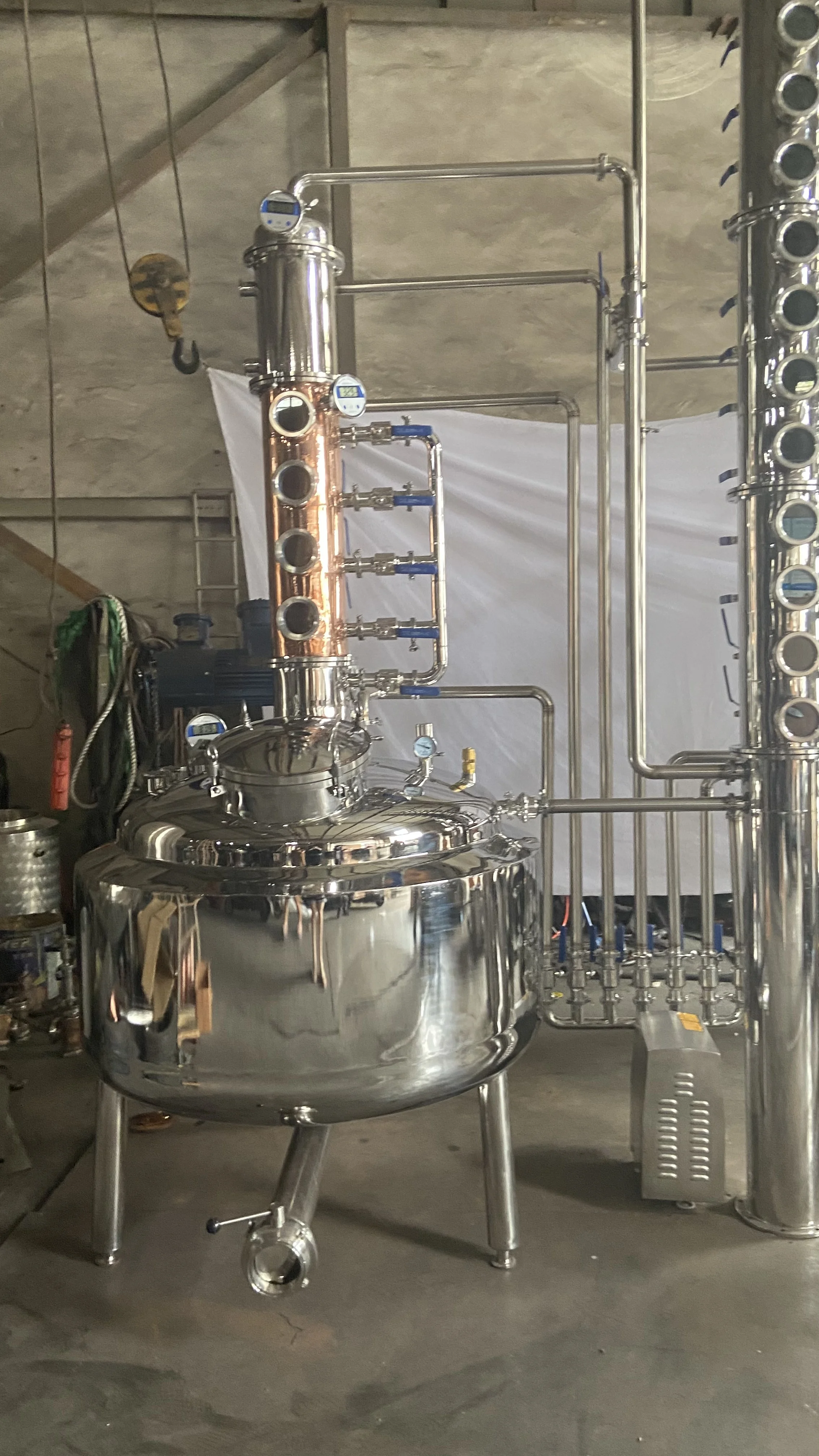TOWIN 300L/500L/1000L Gin and whiskey distilling equipment distillation machine for sales