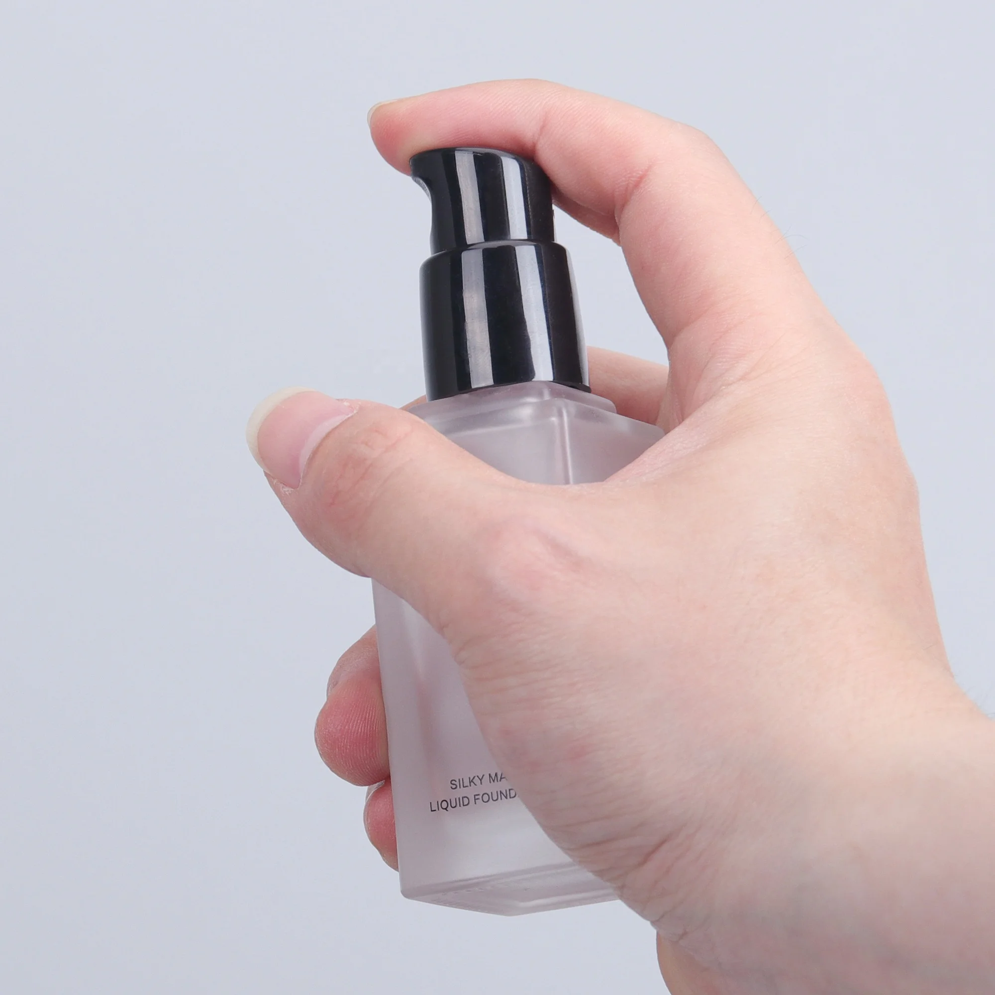 
Big capacity OEM Luxury cosmetics packaging airless pump square glass lotion bottle 