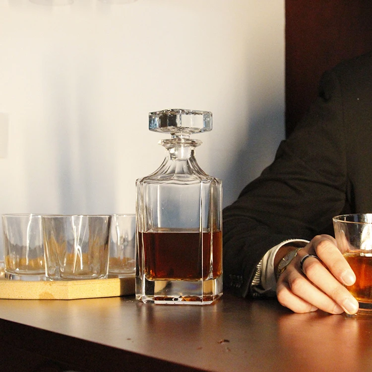 29 oz premium crystal vertical stripe vodka liquor whiskey decanter with glass stopper