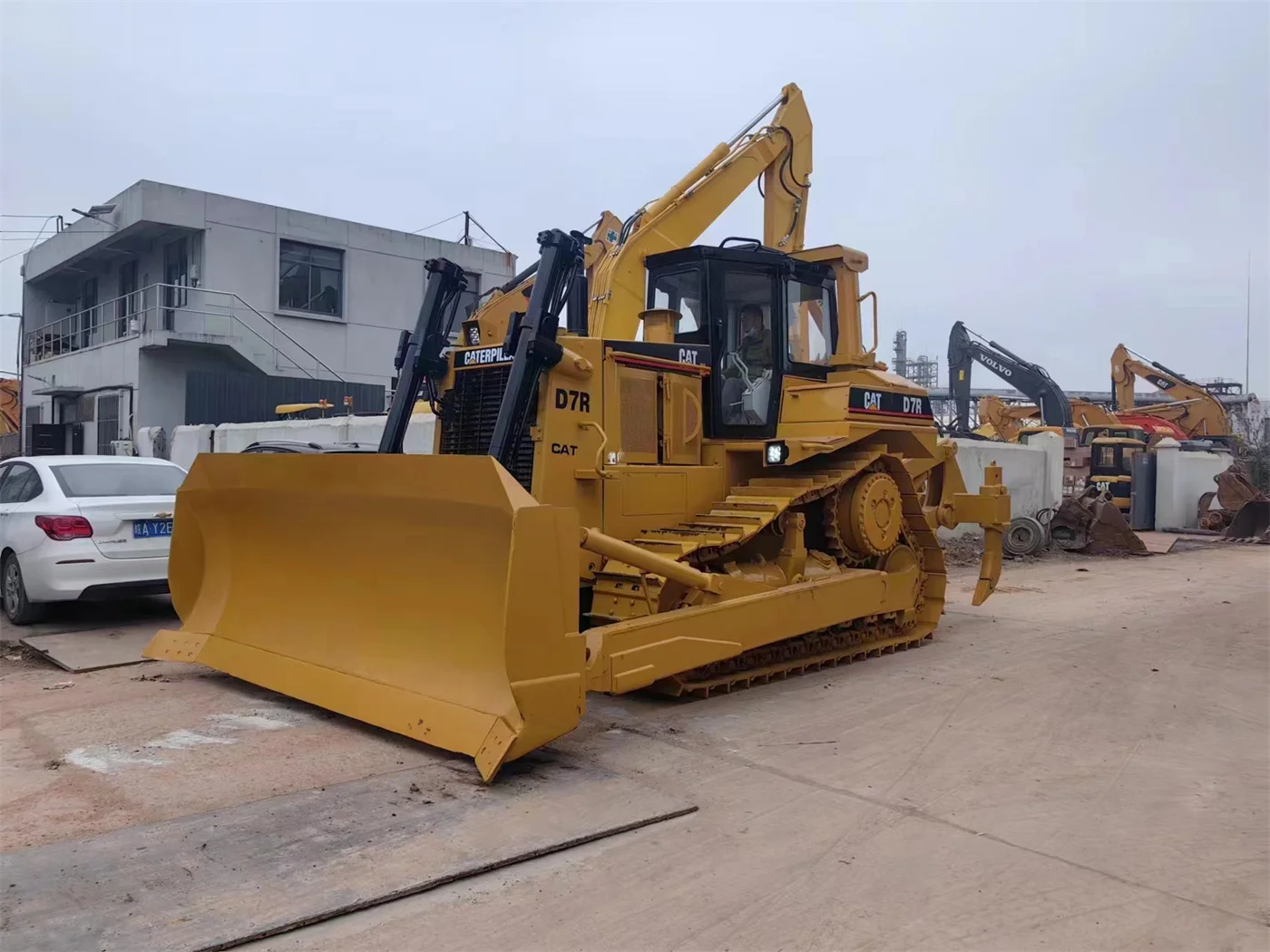 Бульдозер Caterpillar гусеничный бульдозер CAT D7R поставщик горячий продукт 2023 импортного 27920