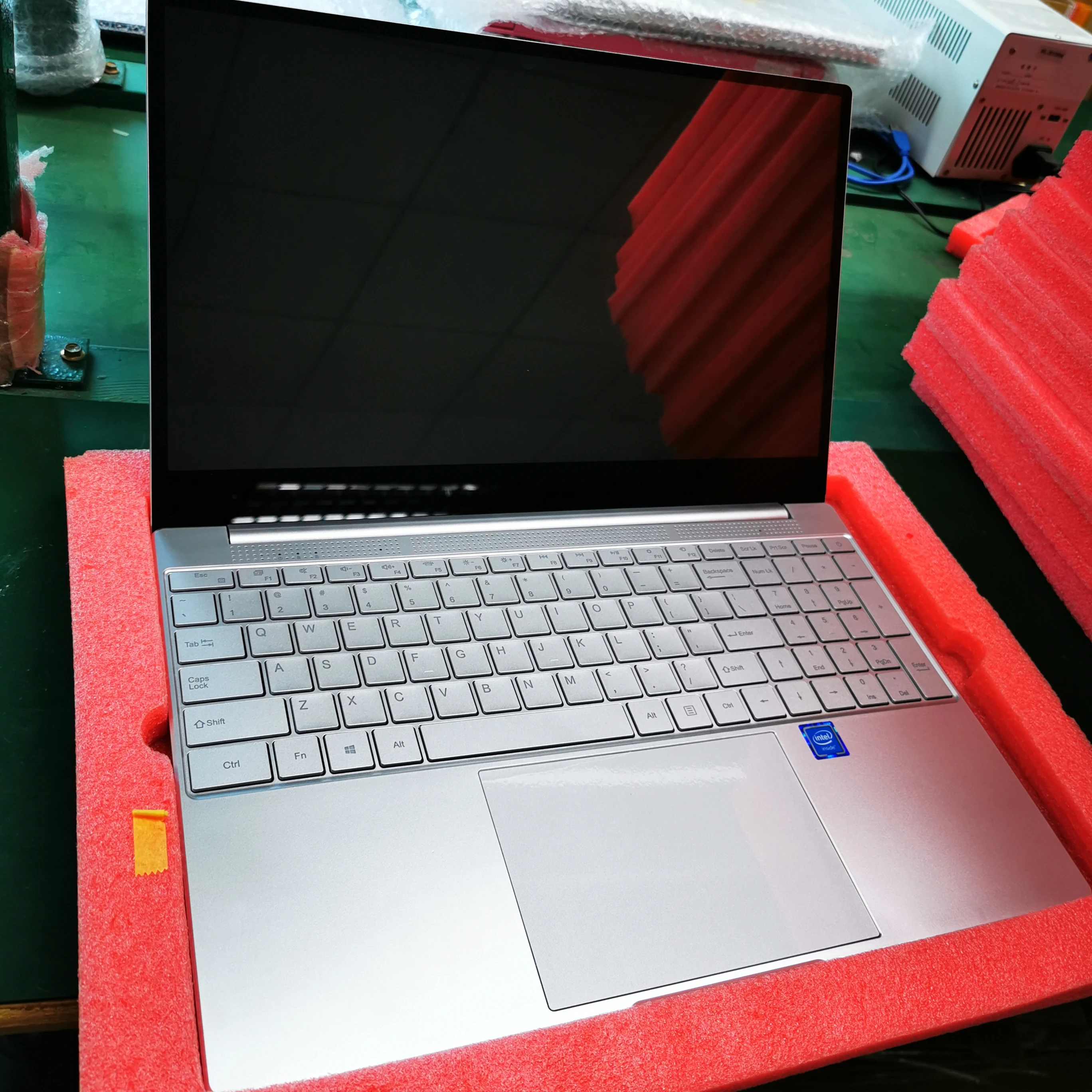 
Hot selling ultra-thin backlit keyboard 15.6-inch Core I3 I7 graphics card speakers woofer second laptop low cost 