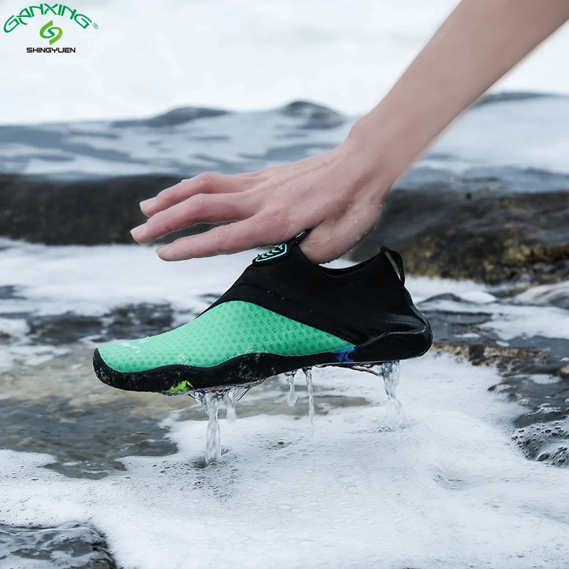 GANXING Wholesale Swimming Shoes Water Sports Sneaker Soft Aqua Barefoot Water Shoes For Women Men Kids