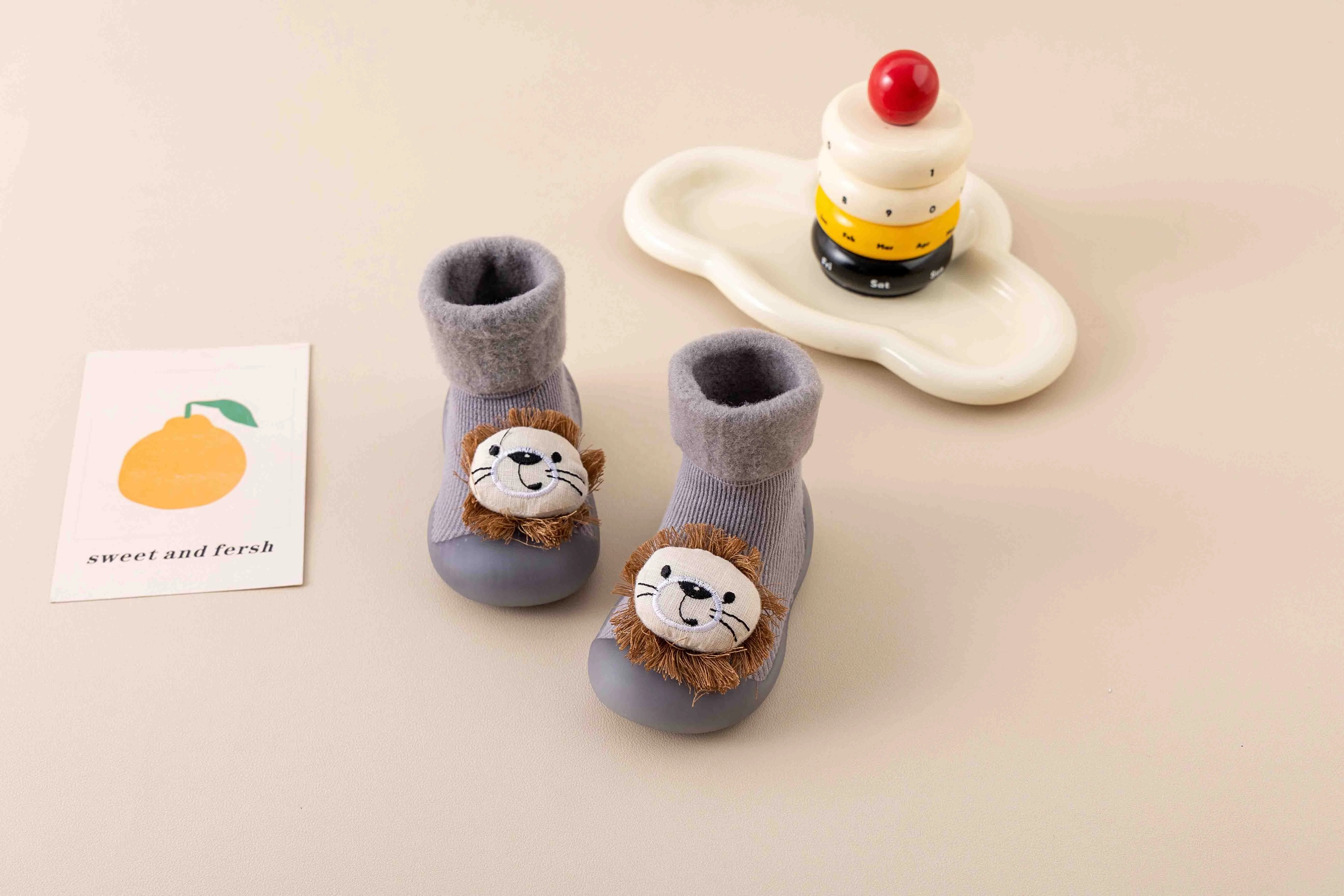 Kids Toddler warm thermal shoe socks cute animals Eco-friendly rubber sloe baby shoe socks  Wholesales