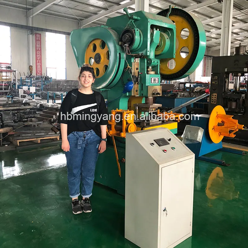 Best quality Security Fence machine concertina razor wire fence machine