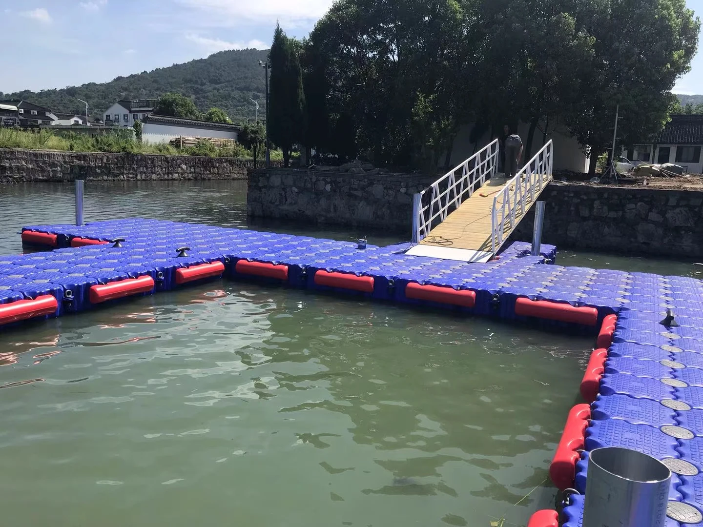 modular plastic HDPE pontoon bridge floating bridge platform jet ski jetty dock cubes