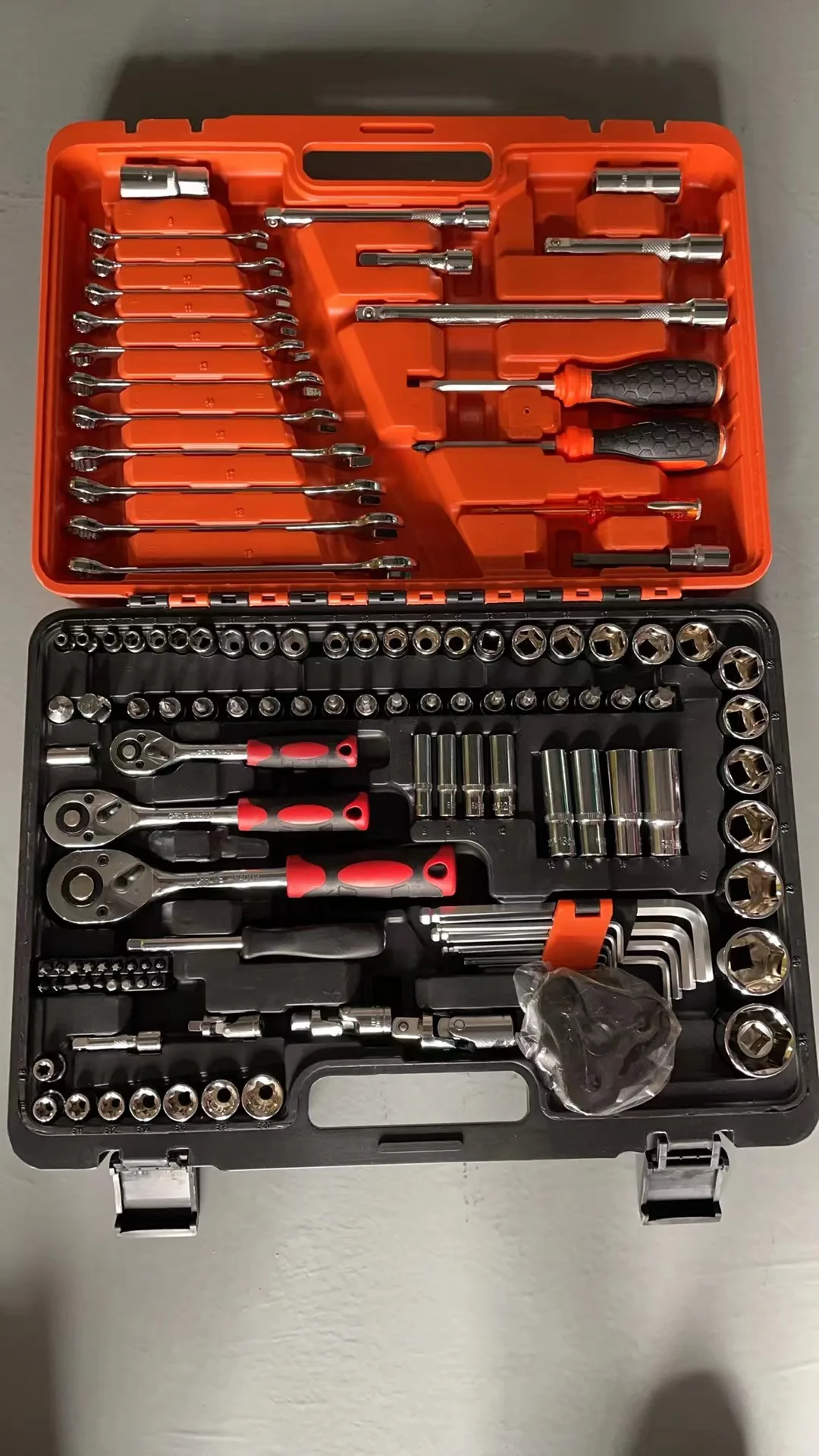 Manufacturer 121pcs Spanner Tool Set Car Repair Tool Box Household Maintenance Tool Kit