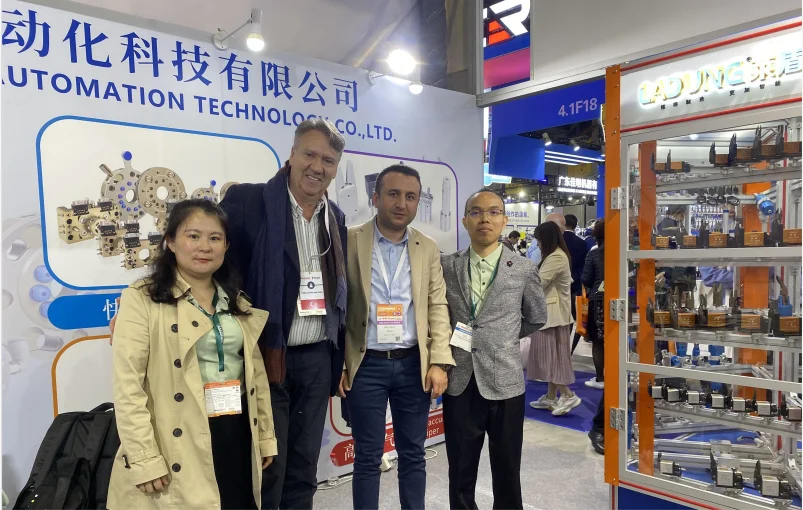 thomas and mesut.png