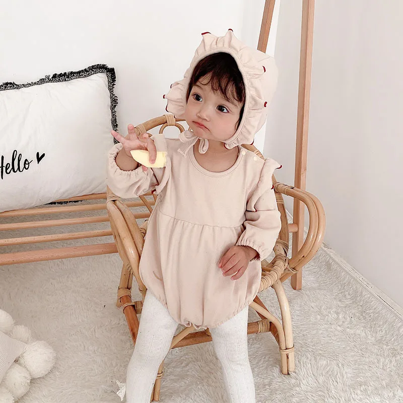 
2020 hot Sample free wholesale boutique organic cotton newborn Rompers baby clothes 