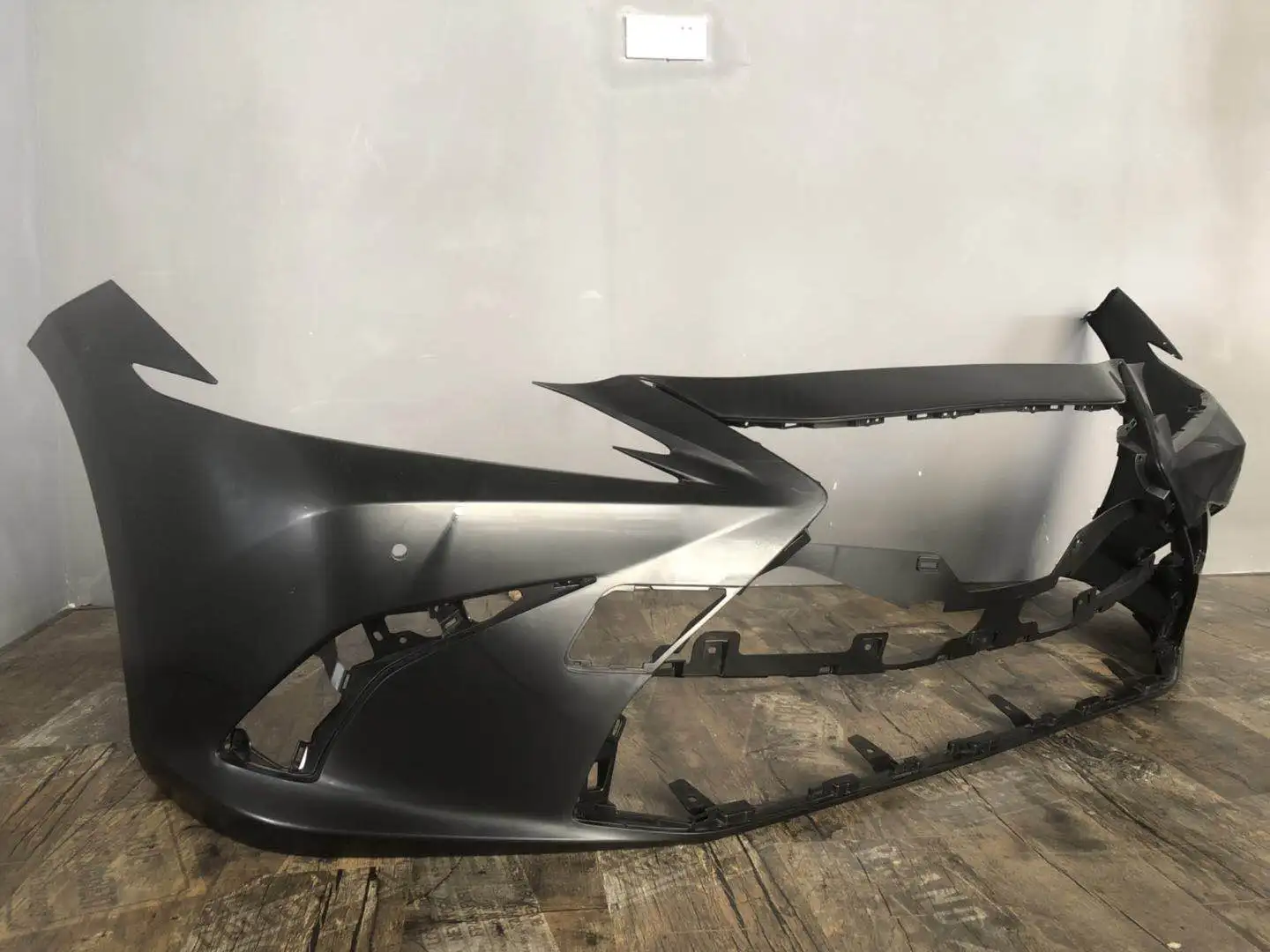 Комплект автомобильного переднего бампера для LEXUS ES 2018