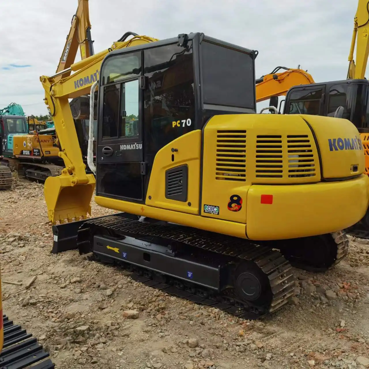 7Tone used Komatsu excavator PC70-8 pc210-7,PC200  komatsu backhoe pc70