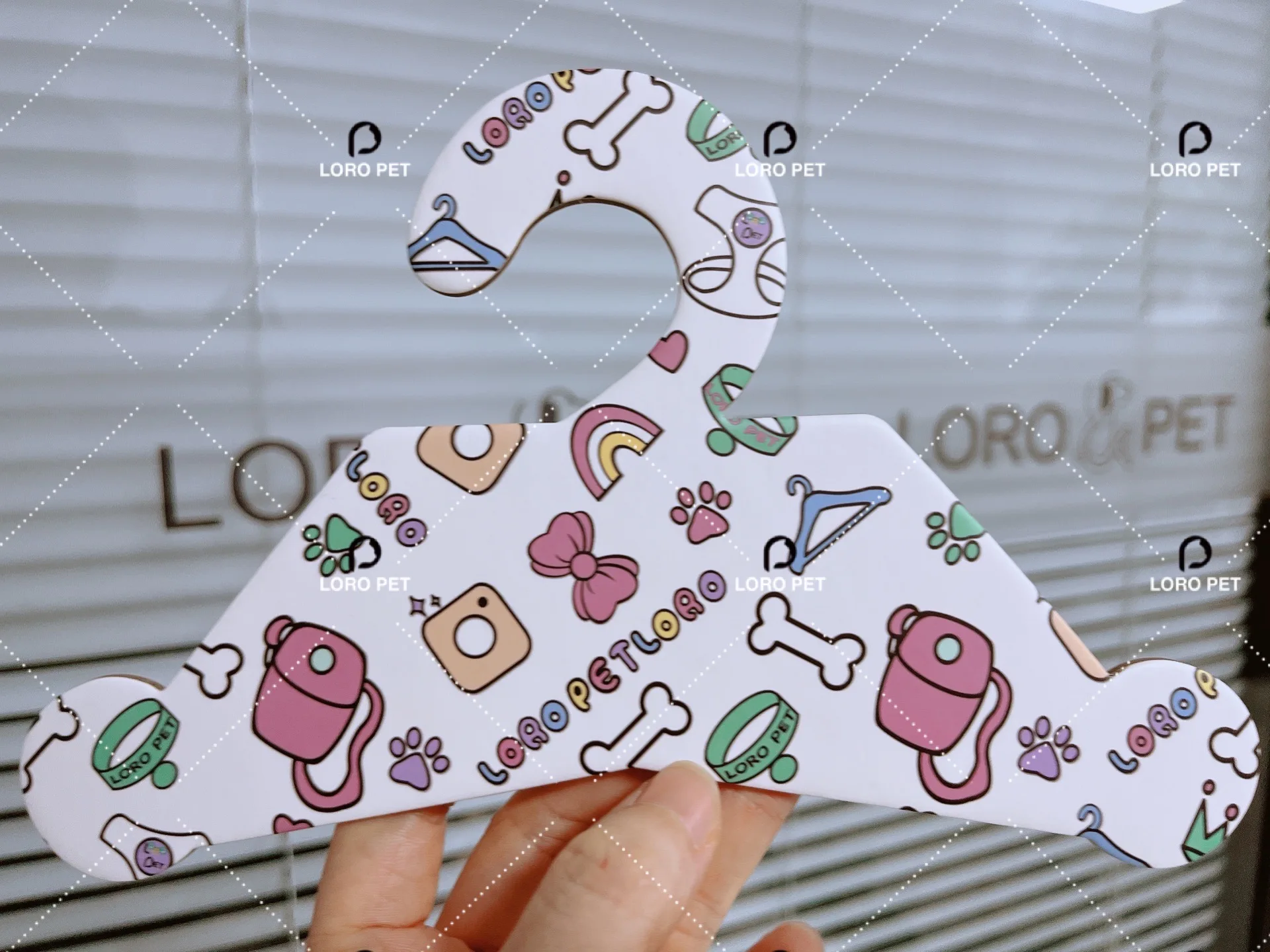 Recycled Biodegradable Eco-friendly Custom Printed Cardboard Paper Suit Coat Clothes Pet Clothes Cardboard Paper Hanger