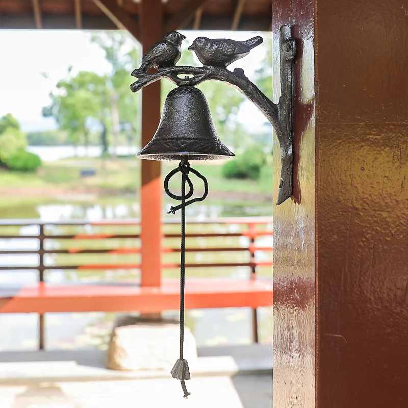 Retro European Iron Couple Bird Murals, Decorative Blue & White Ceramic Vases for Villa Gardens and Home Display