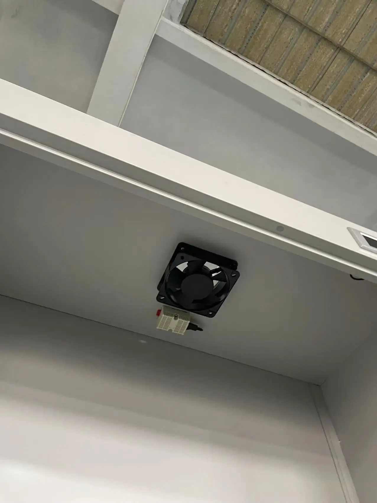 Laboratory furniture gas cylinder cabinet air vent