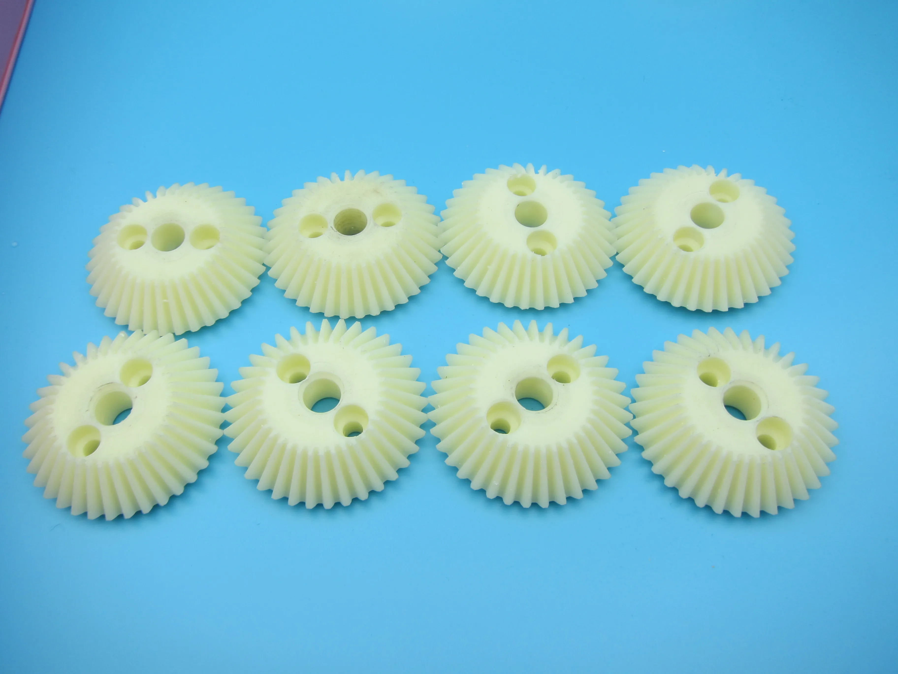 Source factory manufacturing plastic bevel 45 degrees gear sets for gardening tools