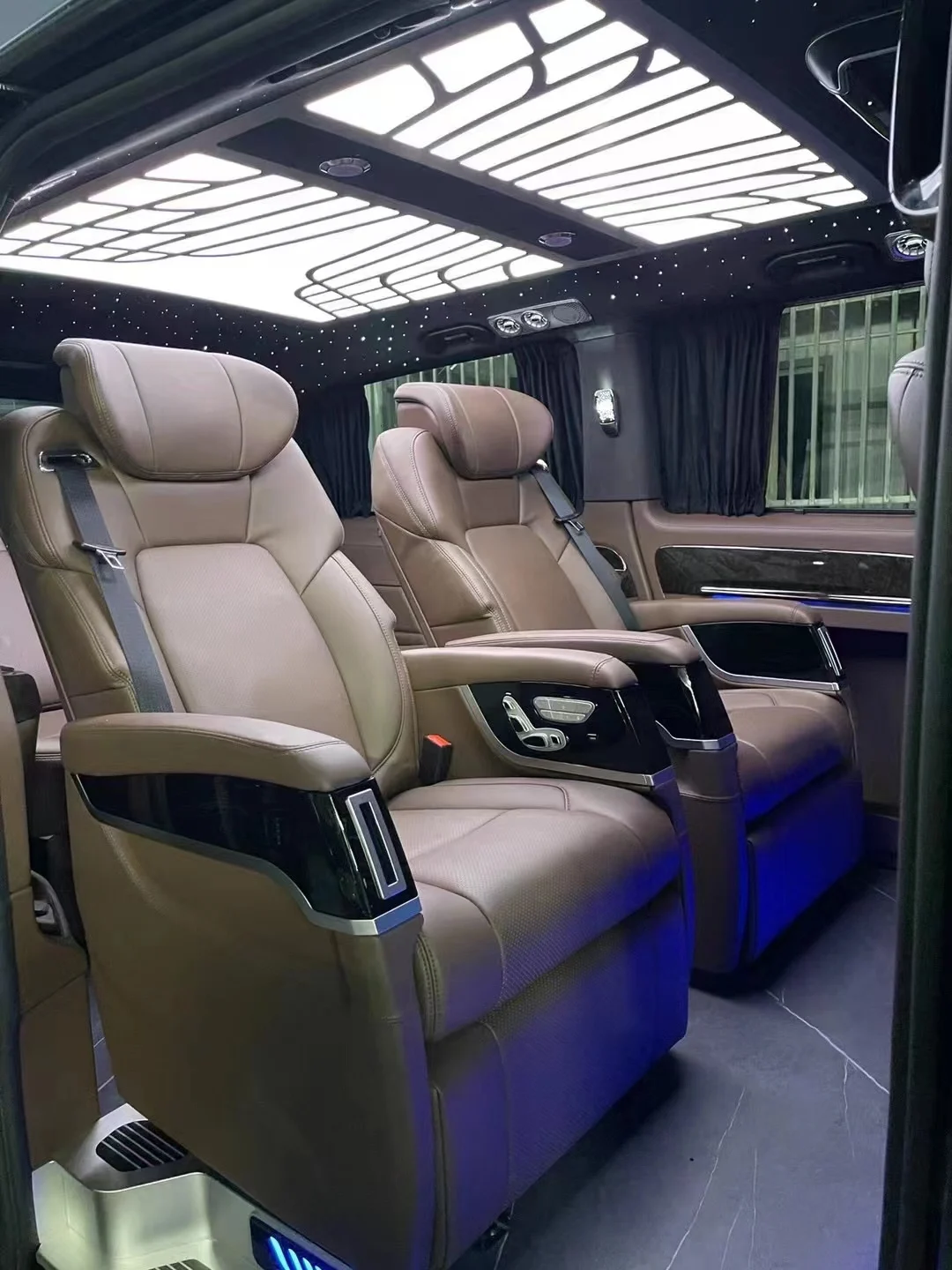 Various Good Quality Touchscreen Controls Climate-Controlled Voice-Activated Controls For Lorinser