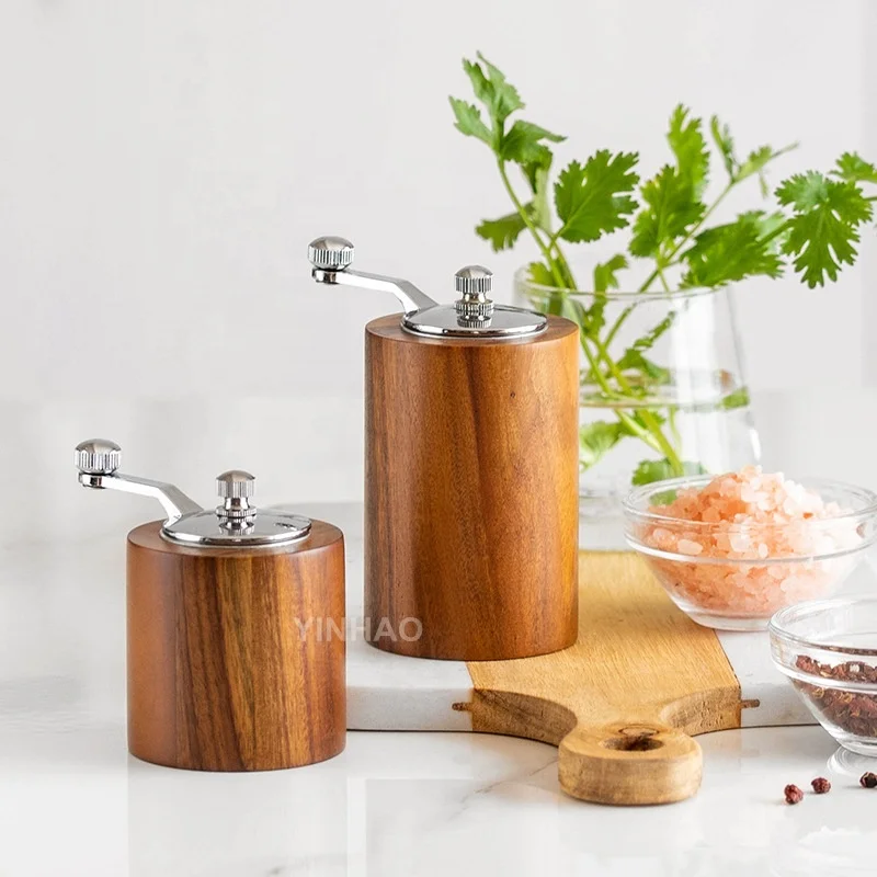 Kitchen Accessories&Gadgets Wooden Shakers with Adjustable Ceramic Core Gear Crank System Wooden Salt and Pepper Grinder
