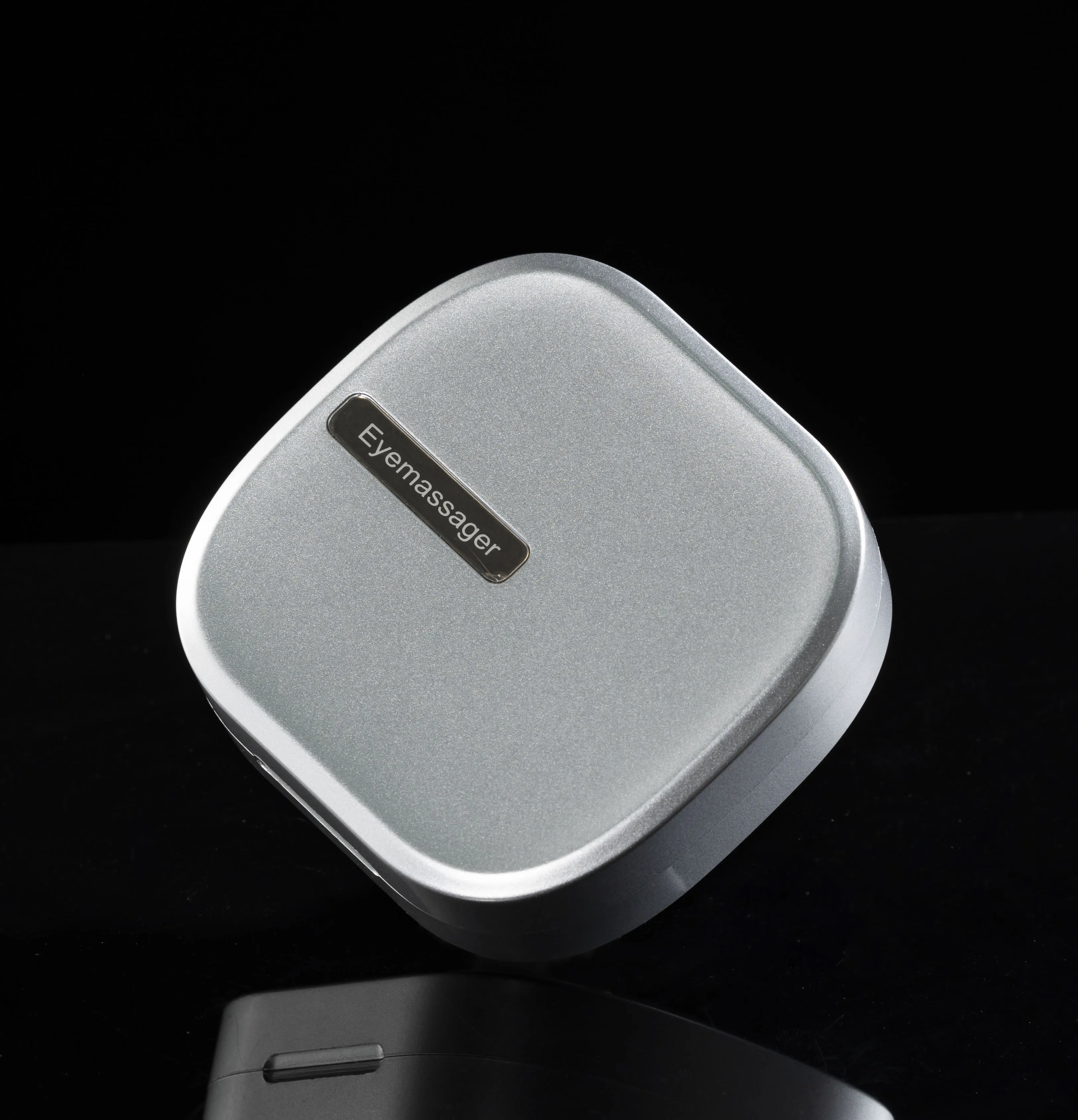 Electric Portable EMS Eye black circle remove Massager beauty device