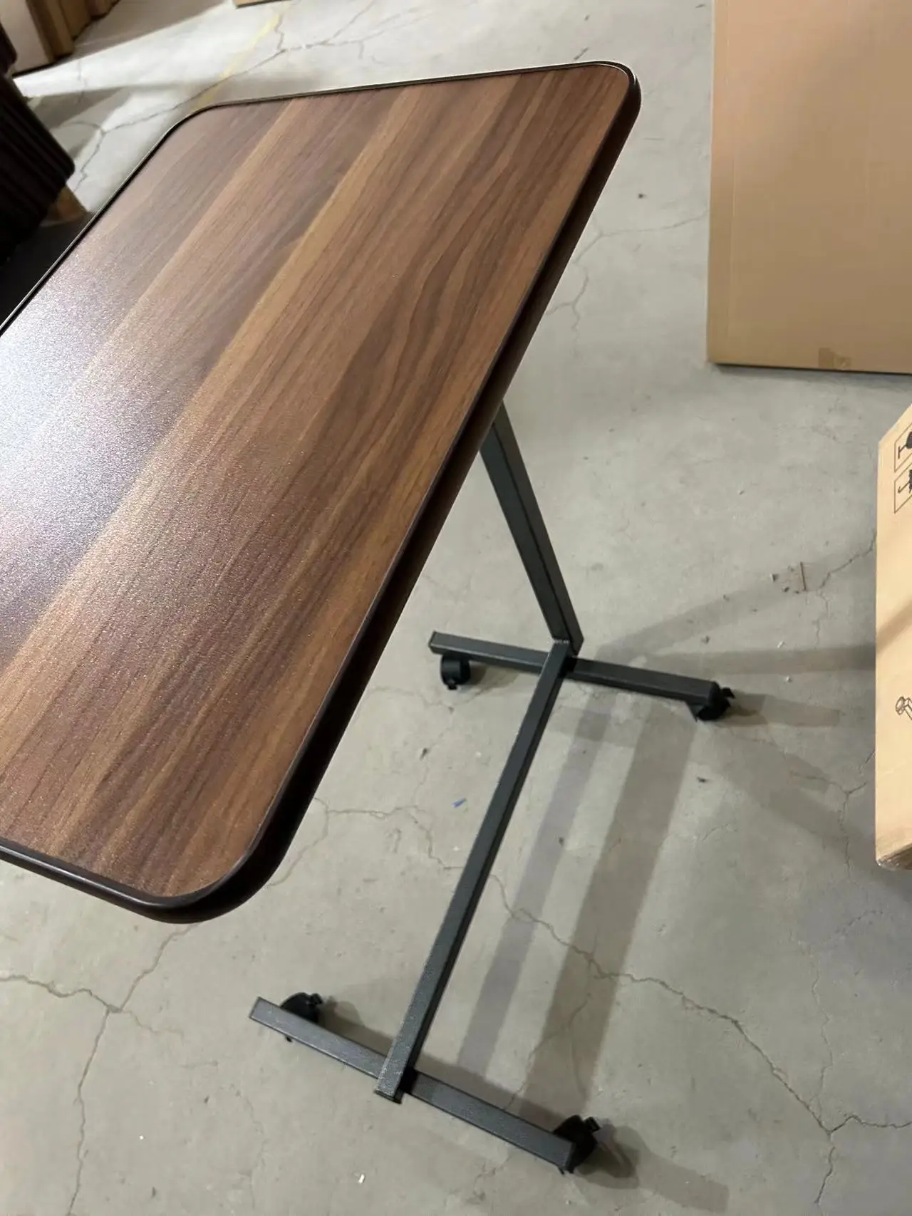 Высококачественная медицинская Регулируемая прикроватная тумбочка с колесами Больничная