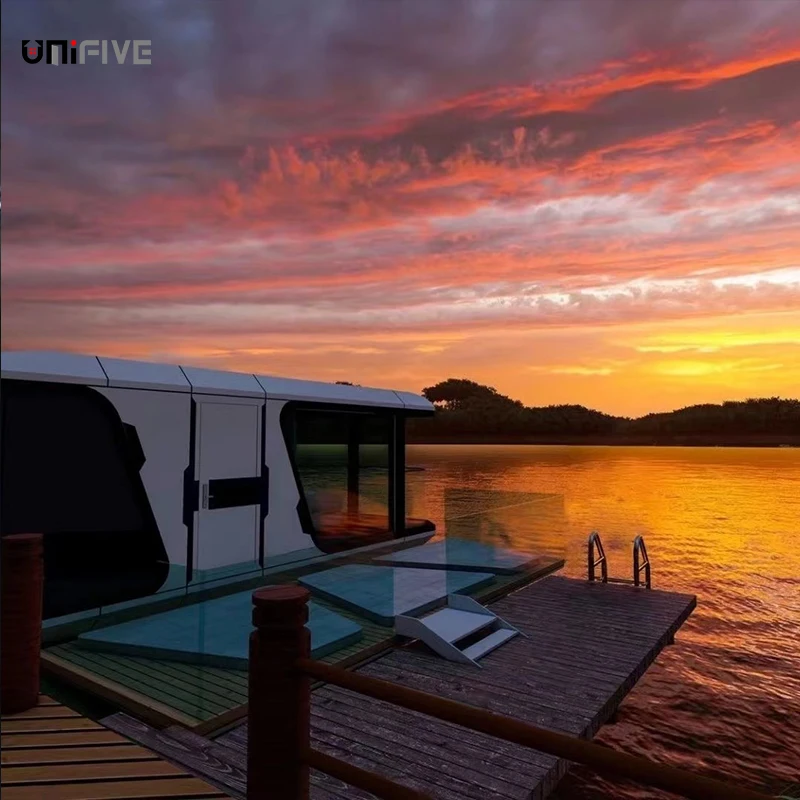 UNIFIVE Anti-Seismic Prefabricated Cabin Luxury Modern Steel Structure Capsule House Hotel Portable Mobile Prefab Villa