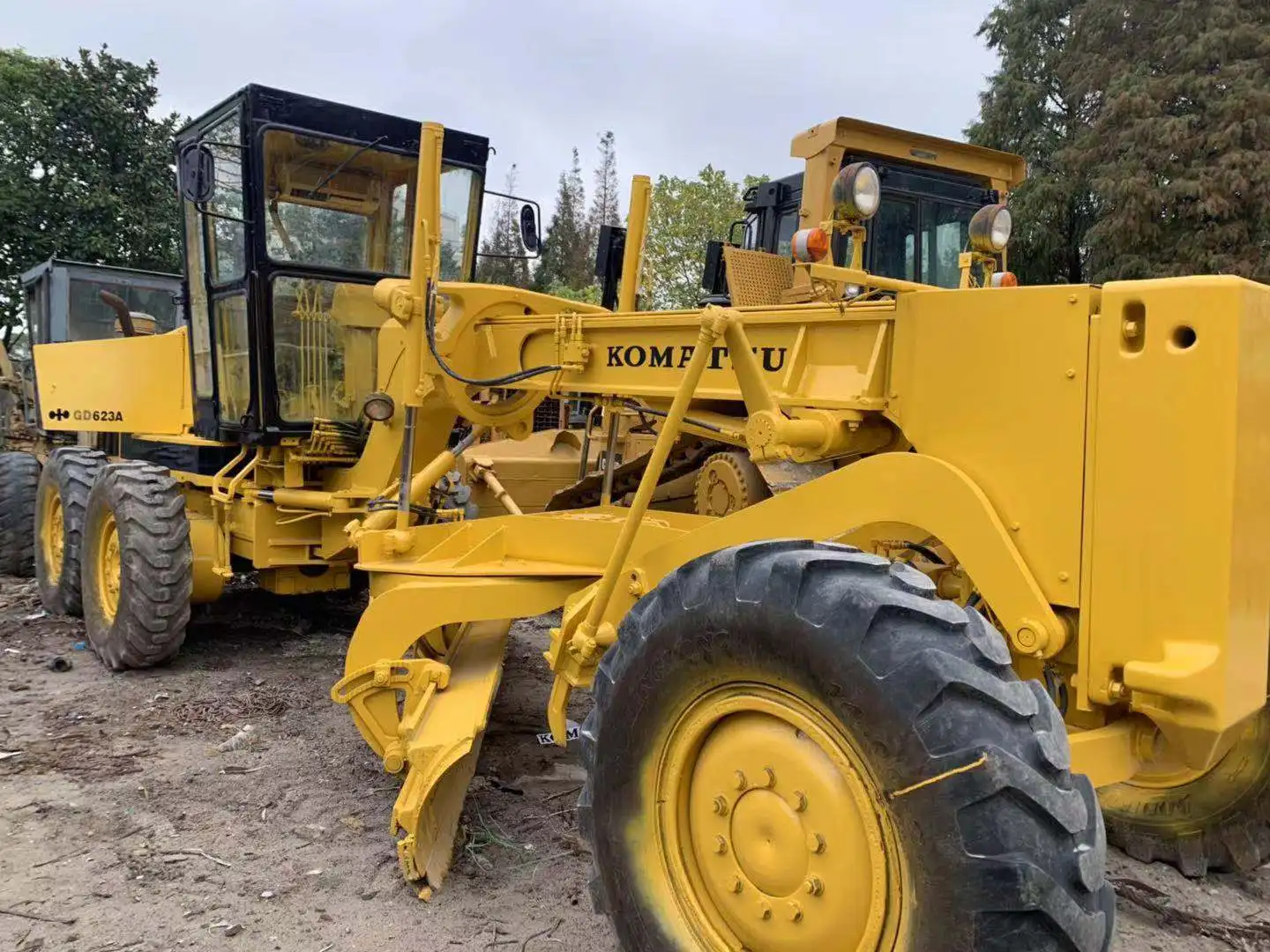 used graders gd623 on hot sale cheap price and high quality in shanghai
