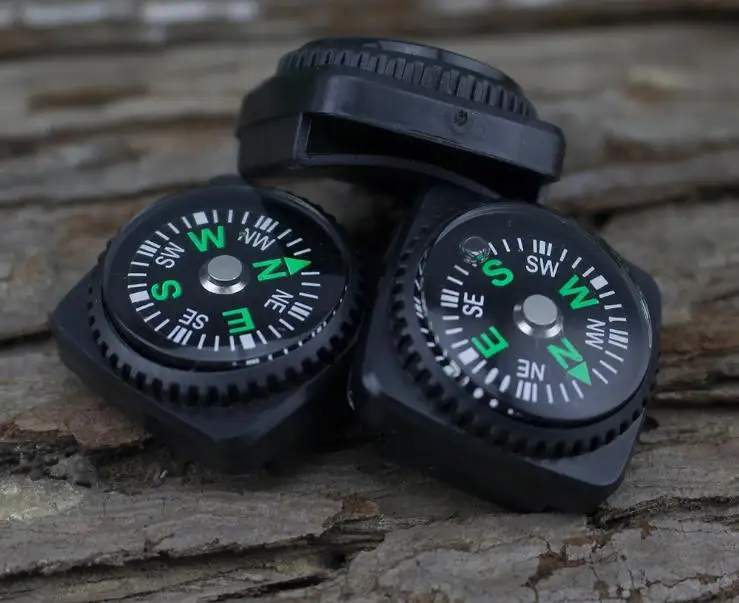 Button Compass Mini Compass for Bracelet Liquid Filled Compass for Emergency Survival Watch Band Bracelet