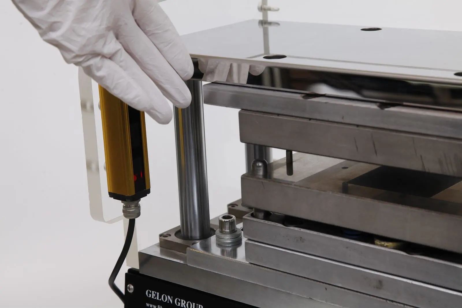 Pouch Cell Al Plastic Package Forming Machine Battery Machine