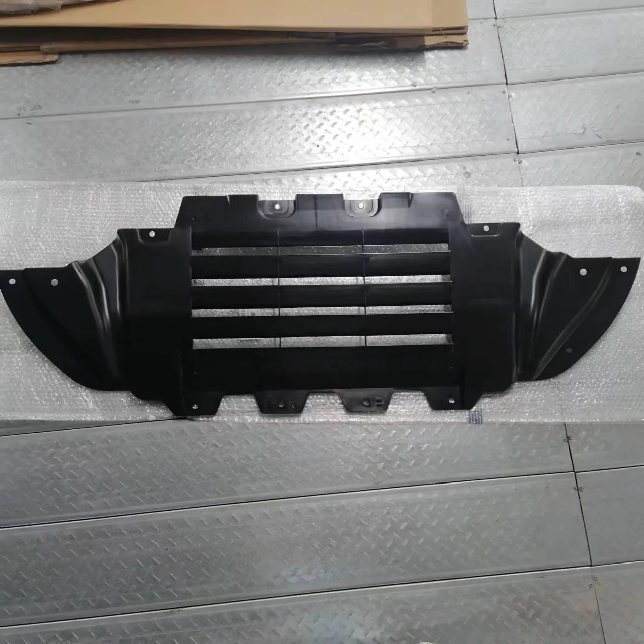 For Maserati Quattroporte M156 front bumper under cover 670007296 protection cover