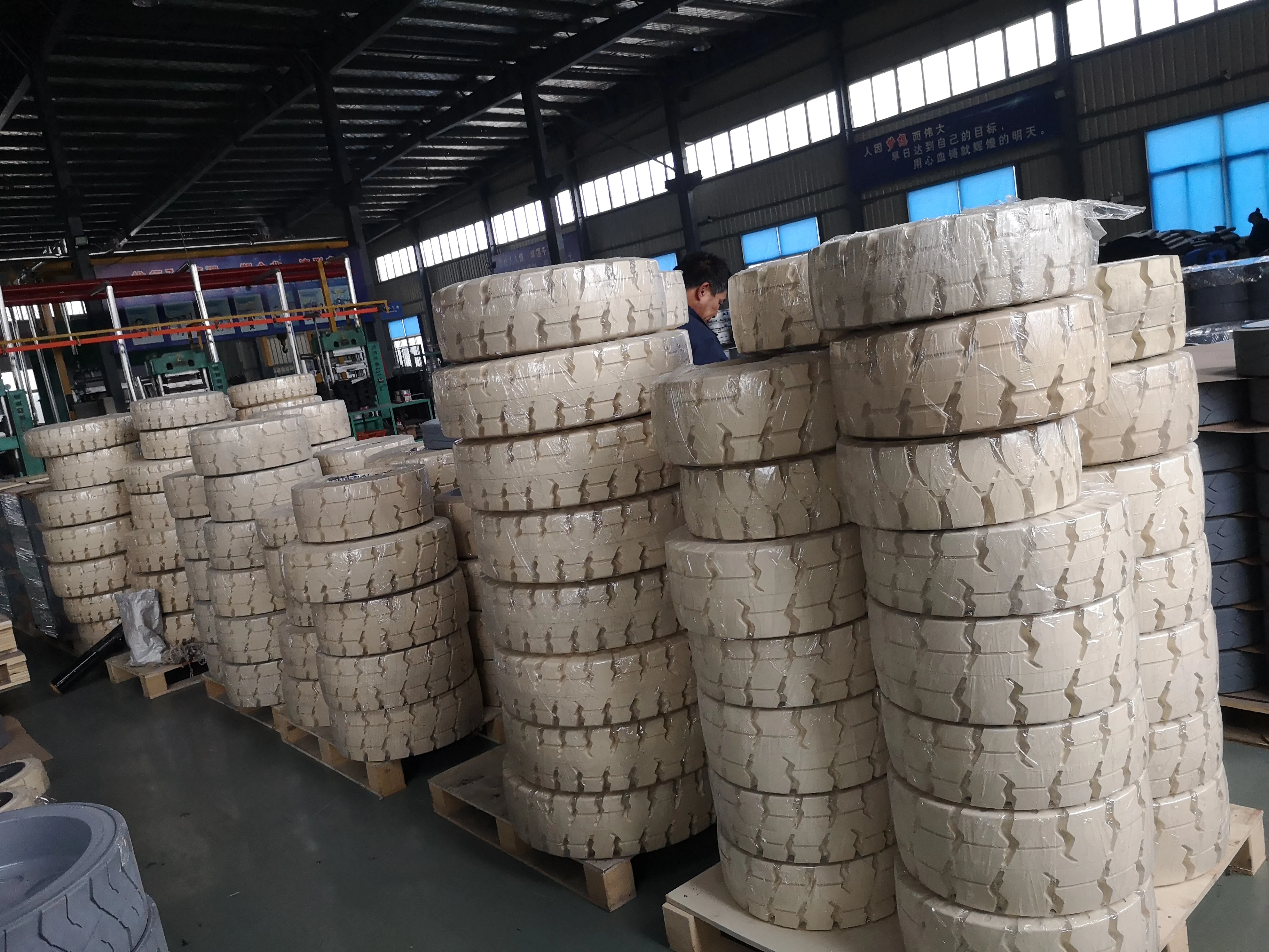 solid tire for skid steer forklift boomlift Scissors lift loader
