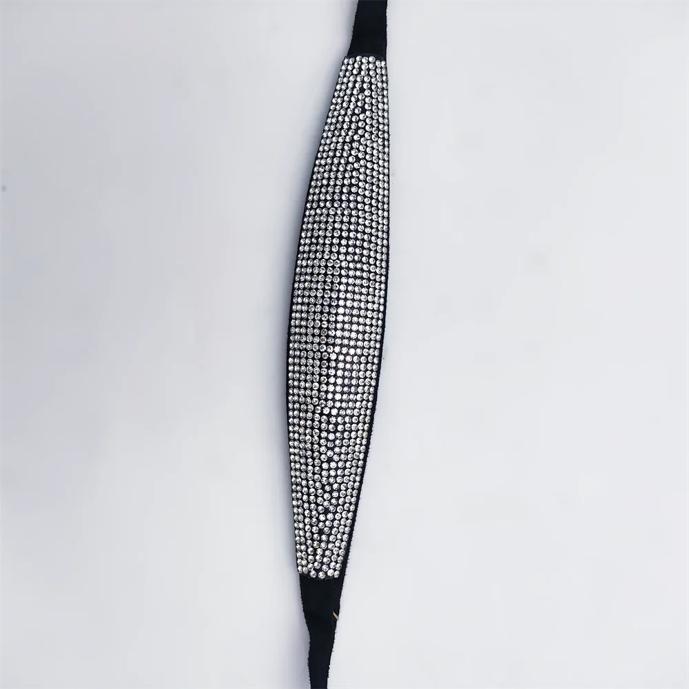 The factory produces cheap wholesale rhinestone rope shoelaces, rhinestone upper decoration