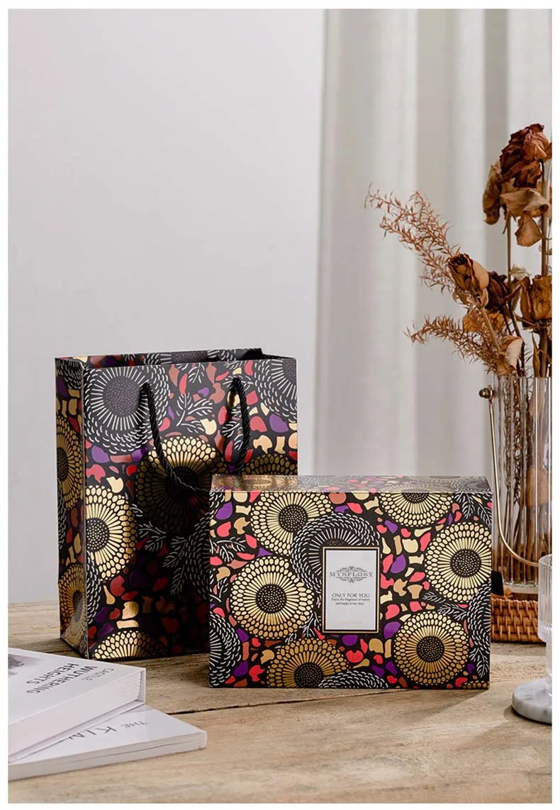 Embossed Aromatherapy Empty Bottle Luxury Fragrance Reed Diffuser Bottle and aromatic soybean Candle Gift Set