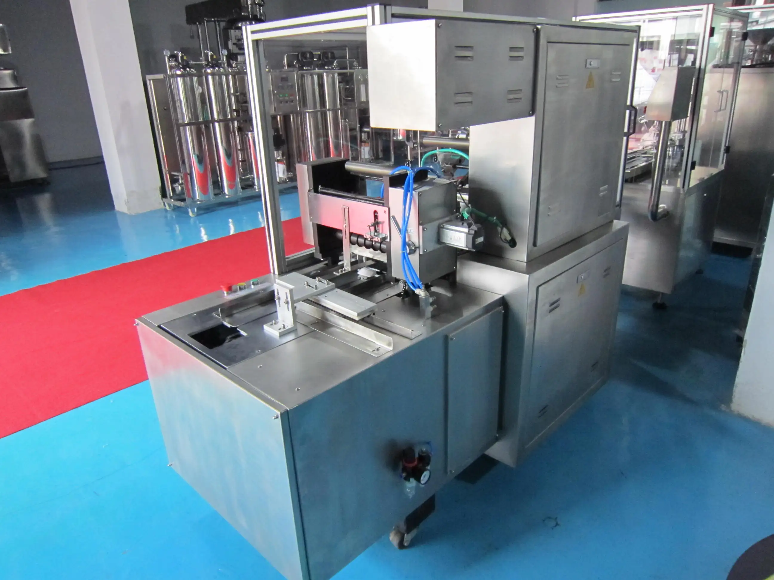 Competitive Price Roll Film Packaging PE PET Composite Film Packaging Automatic Packaging Machine