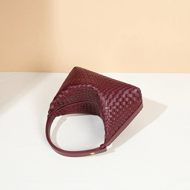 Женская сумка оптовая продажа брендовая с плетением в виде полумесяца