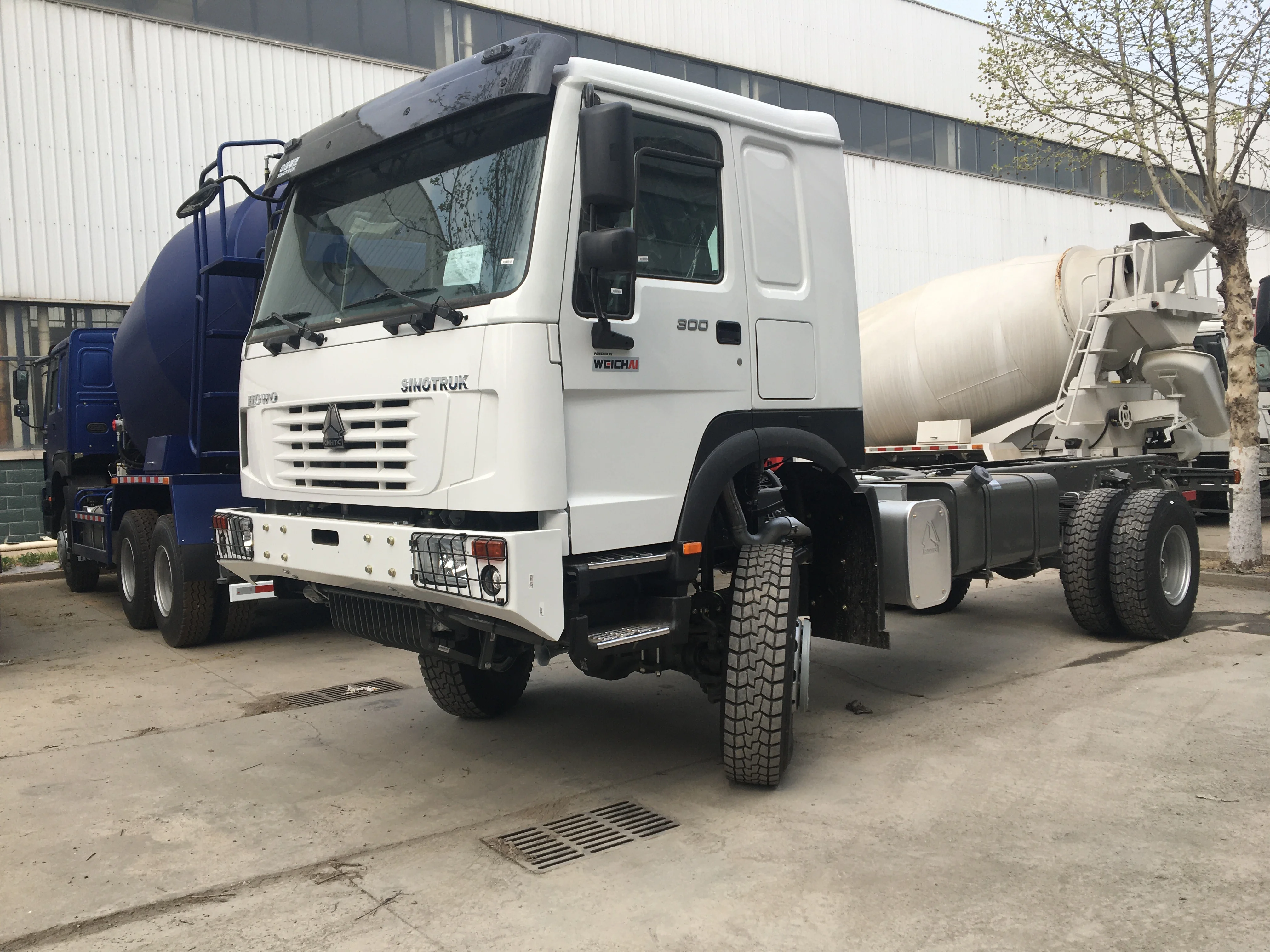 Hot Sale 300hp 20 Ton SINOTRUK HOWO 4x4 All Wheel Drive Howo 4x4 Cargo Truck