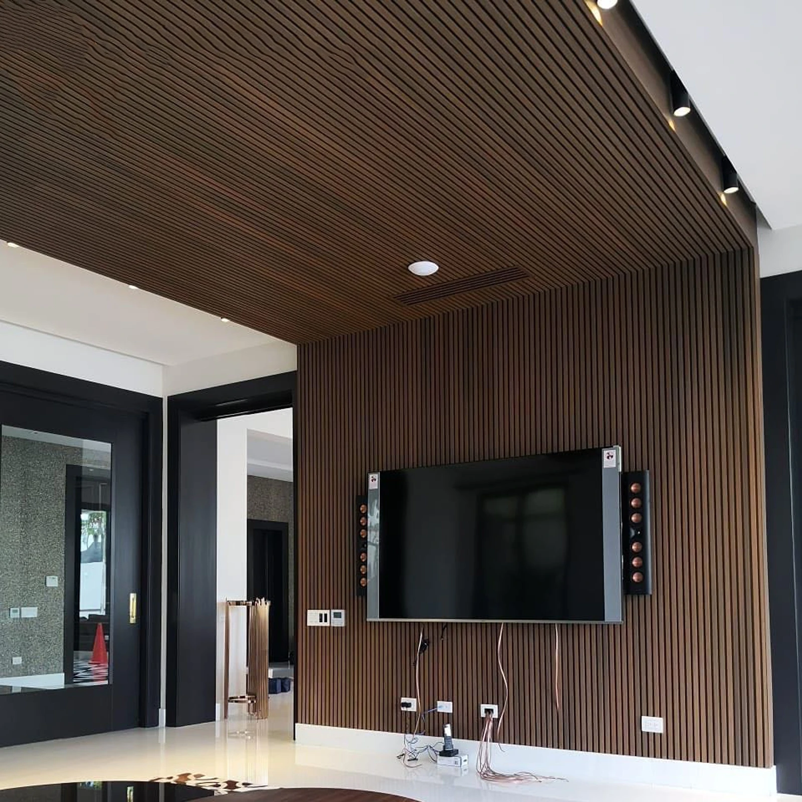 Easy Assembled TV Background Bedroom Decoration Wall Sheet Board WPC Wood Plastic Composite Fluted Wall Clad Slatted Wall Panel