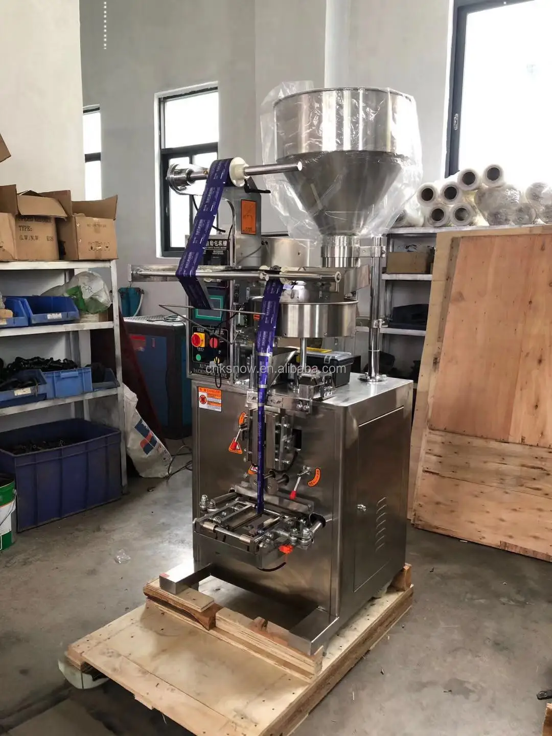 Vertical automatic sunflower seeds peanut sachet granule packing snacks nuts pouch pistachio peanuts bag grain packaging machine