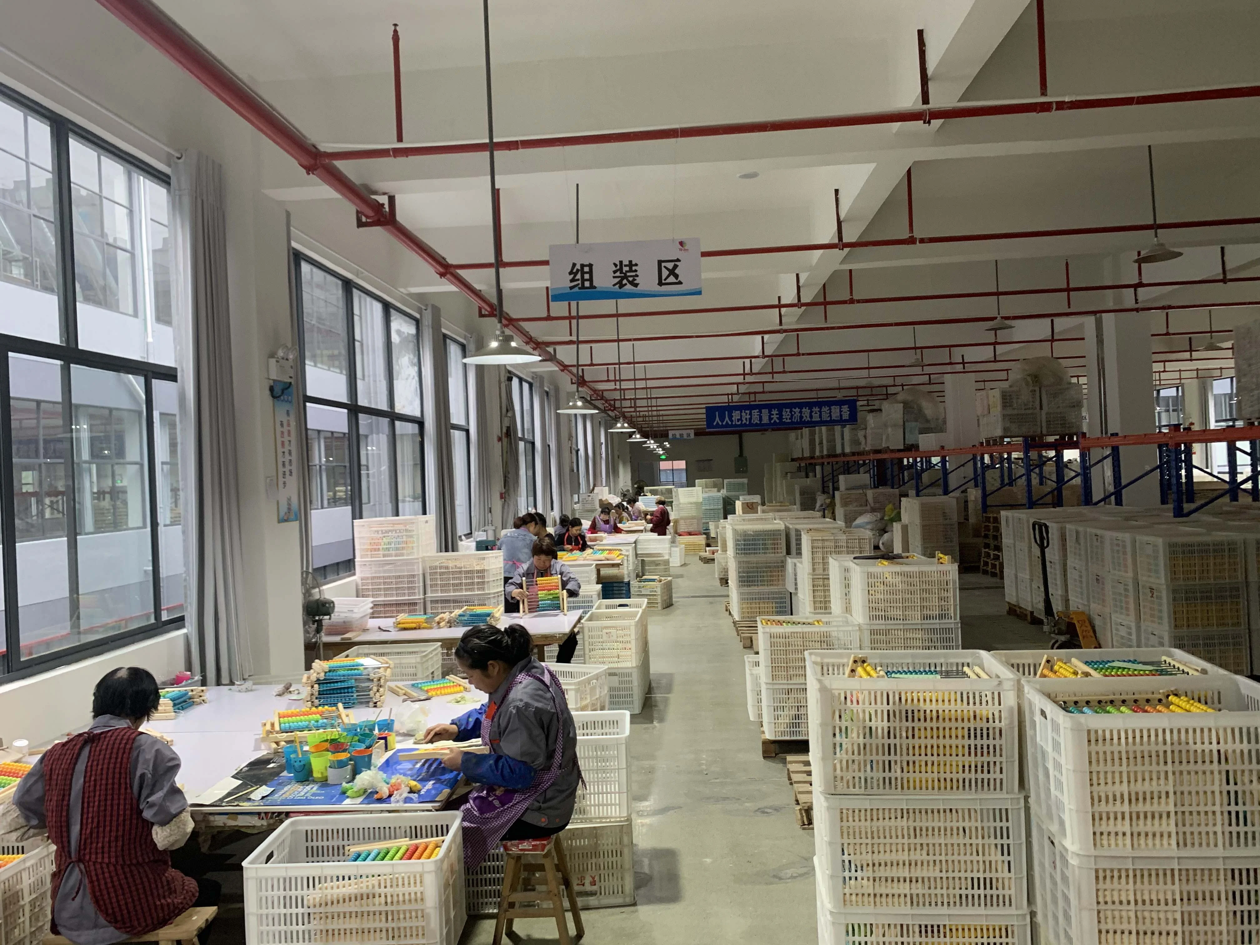 Wholesale Educational Diy Toys Writing Graffiti Learning Table Wood Painting Easel Stand Drawing Board For Kids