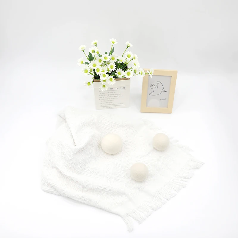 Eco handmade felt wash wool ball Laundry dryer ball customized wool cotton wool balls