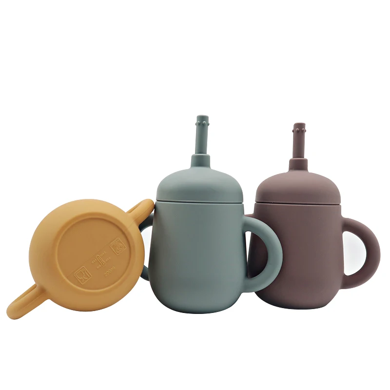 New design kids silicone cup with straw 200ml large capacity silicone training cup baby straw cup for Children