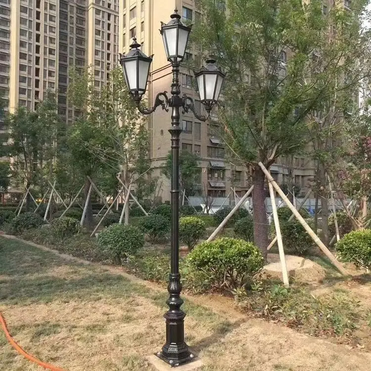 Customized 4~8 Meter Outdoor Classic Waterproof Led Garden Light Antique Street Light Garden Lamp Post and Poles Aluminum AC 90