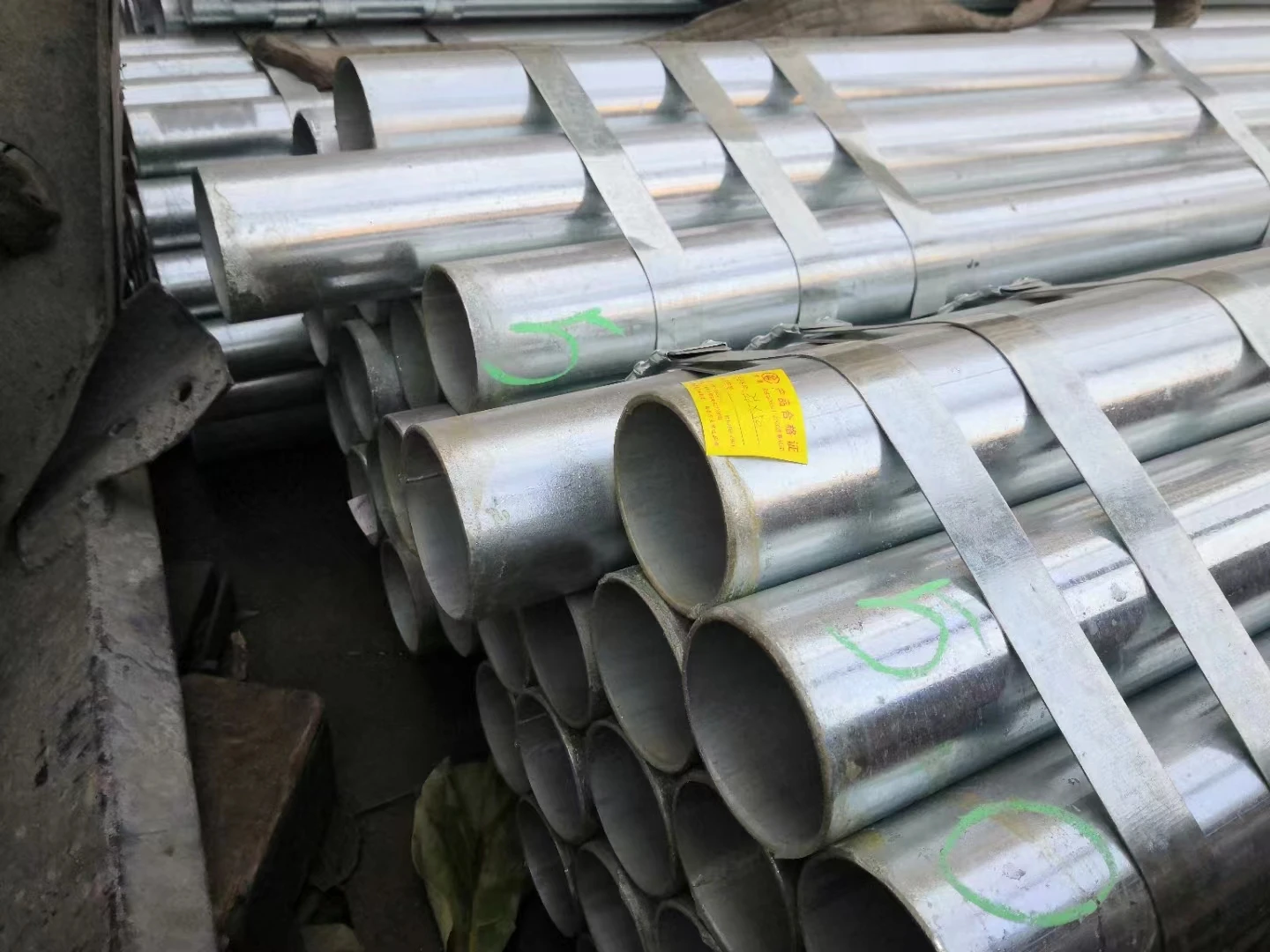 ASTM A53/BS1387 Anti-corrosion Galvanized Round Pipe Hot-dip Galvanized Pipe For Greenhouse Steel Structure